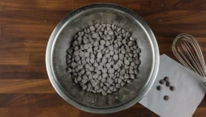 Bolo formigueiro com gotas de chocolate – Passo 7