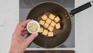 Tofu alho e óleo – Passo 4