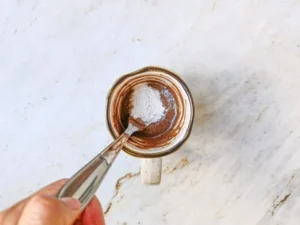 Bolo de chocolate de caneca com 3 ingredientes – Passo 4 (original)