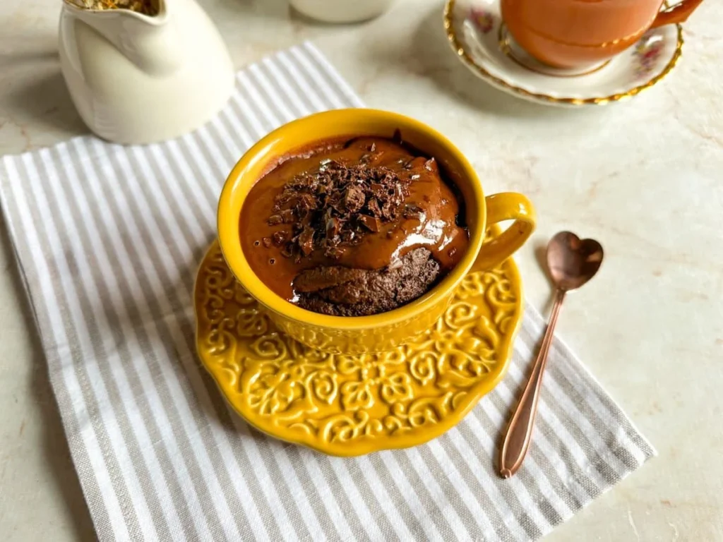 Bolo de chocolate de caneca simples – Destaque (original)